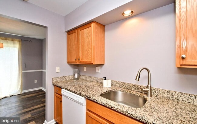 Building Photo - 106 Westminster Ct