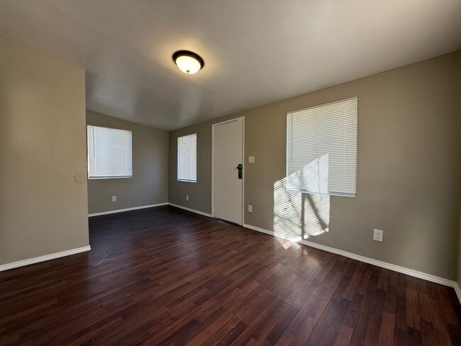 Building Photo - Fresh Paint!