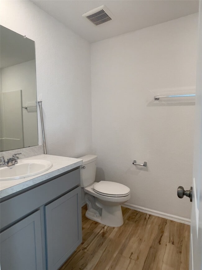 Building Photo - 21811 Hickory Spgs Ct