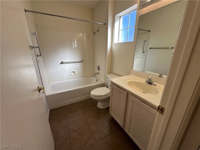 Building Photo - 3001 Lotus Hill Dr