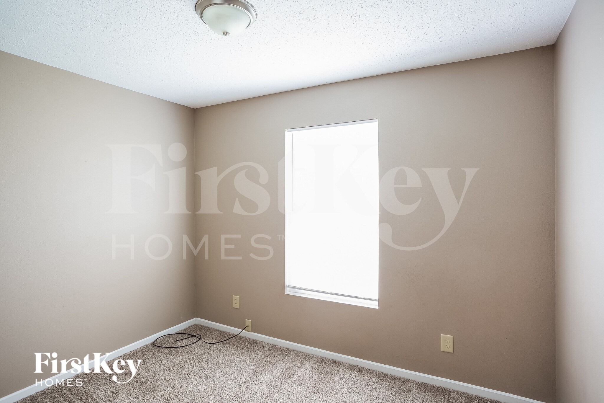 Building Photo - 1331 Ellington Dr