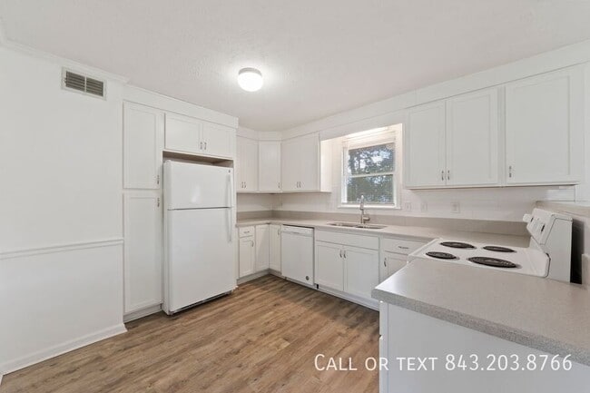 Building Photo - 625 Kristen Cir