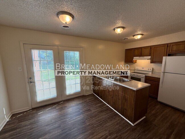 Building Photo - 9101 Parktop Ln NW