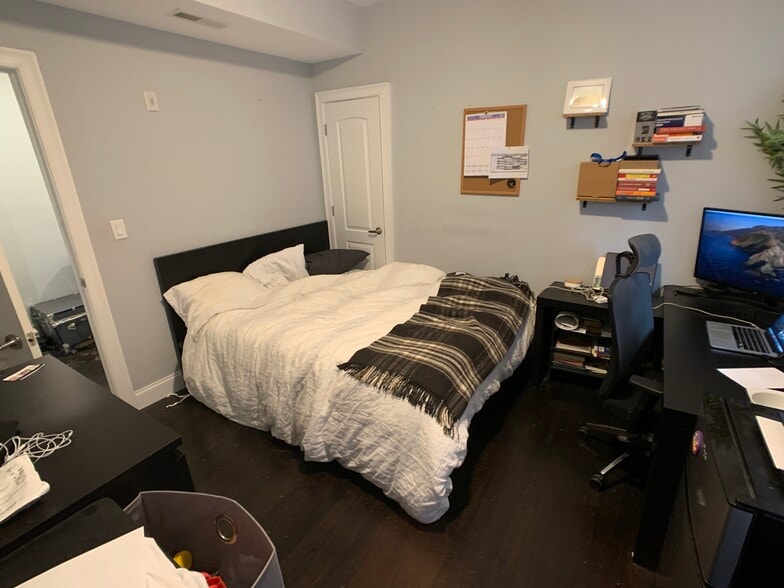 Building Photo - 43 Saint Paul St