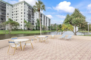 Building Photo - 2236 N Cypress Bend Dr