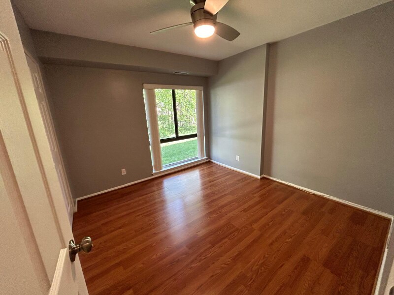 Building Photo - 6001 Majors Ln