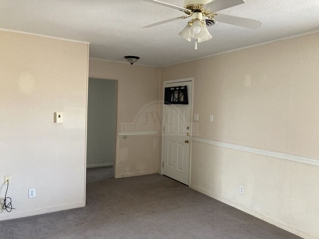 Building Photo - 303 Ridge St