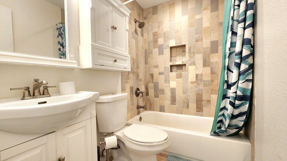 Building Photo - 11415 Bristle Oak Trl