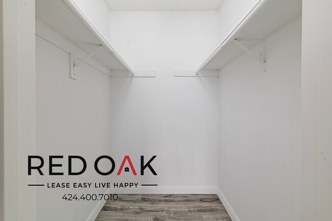 Building Photo - 1341 W 37th Pl