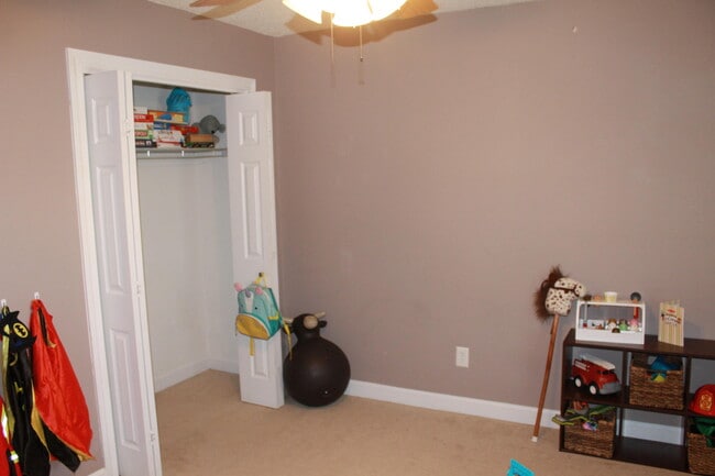 Building Photo - 63 Norwich Cir