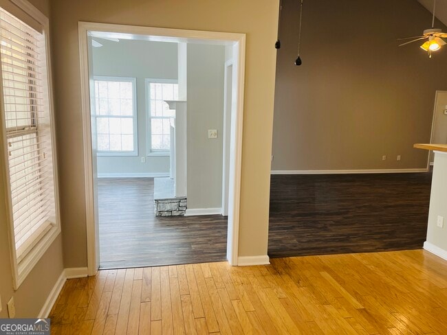 Building Photo - 50 Rock Mill Ct