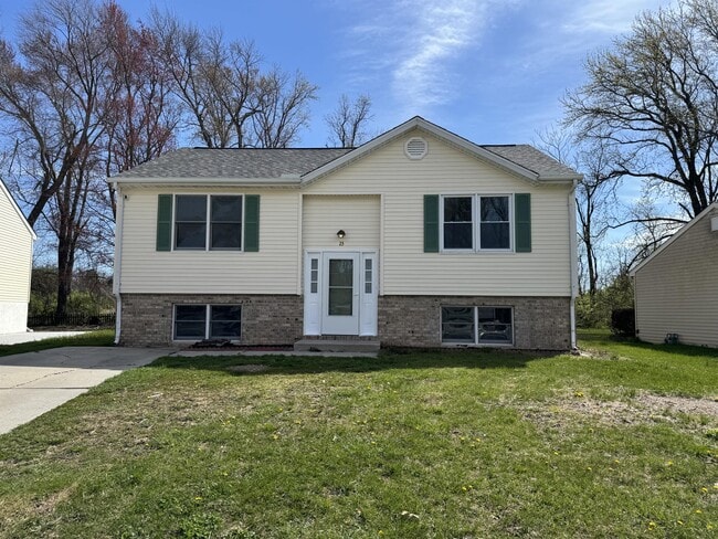 Primary Photo - 23 Virginia Ave