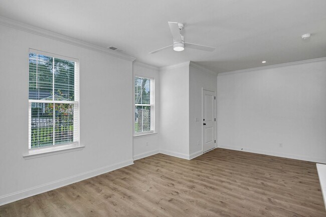 Building Photo - 609 S Edisto Ave
