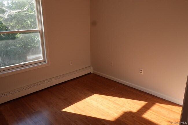 Building Photo - 9 Conklin Ln