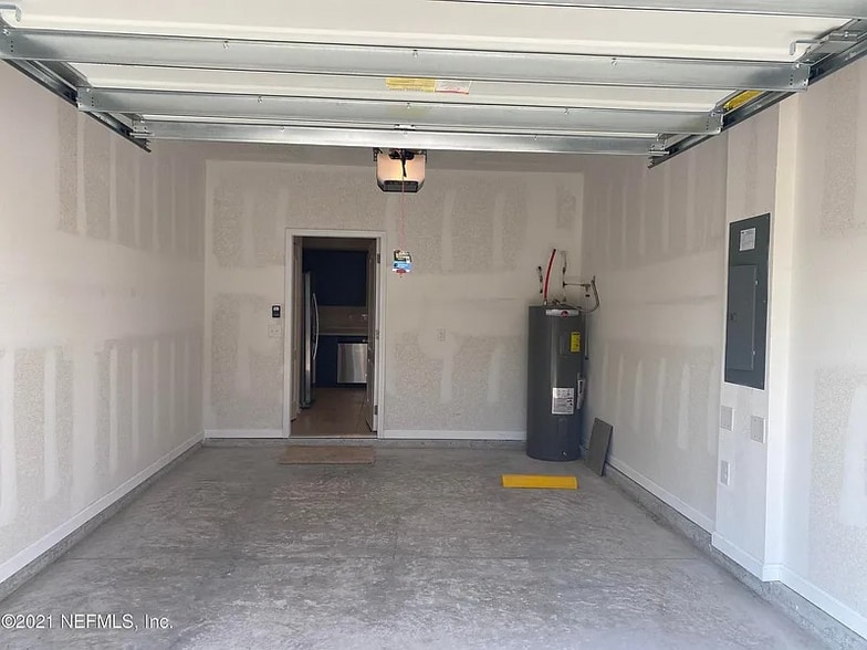 Building Photo - 9593 Mira Loma Dr