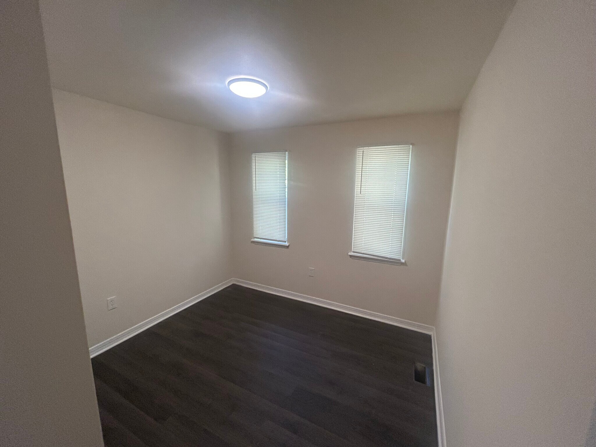 Building Photo - 307 Bentwood Dr