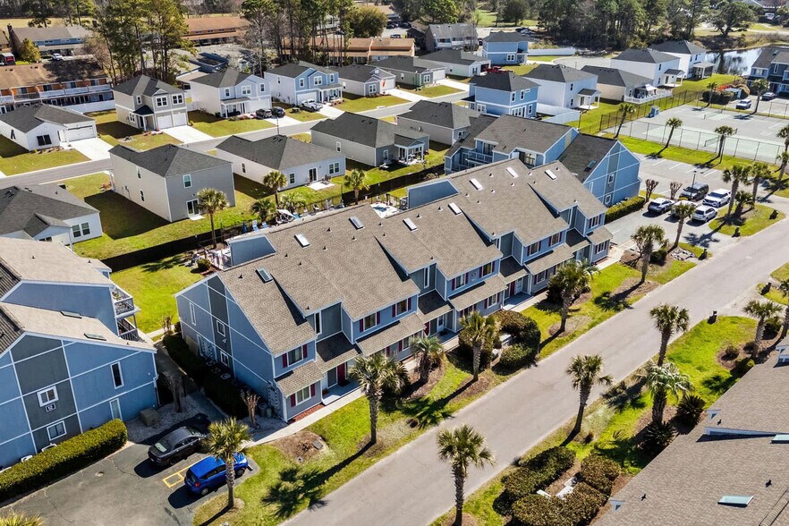 Building Photo - 11 Colony Dr