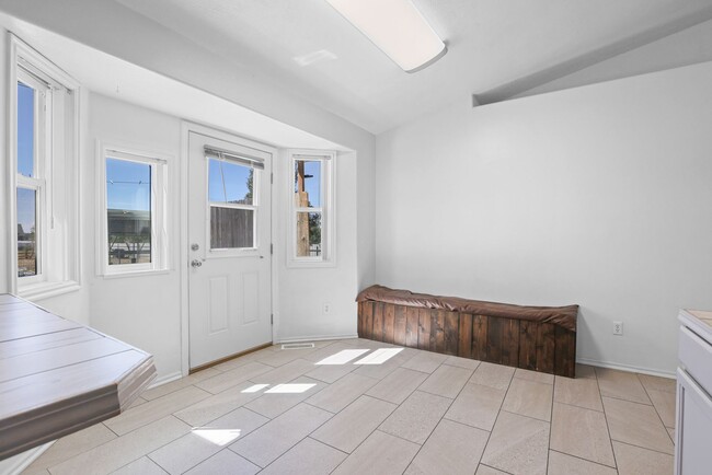 Building Photo - 5 Bed 3 Bath Home in Rigby