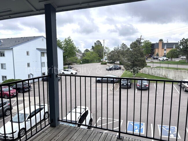 Building Photo - 13095 W Cedar Dr