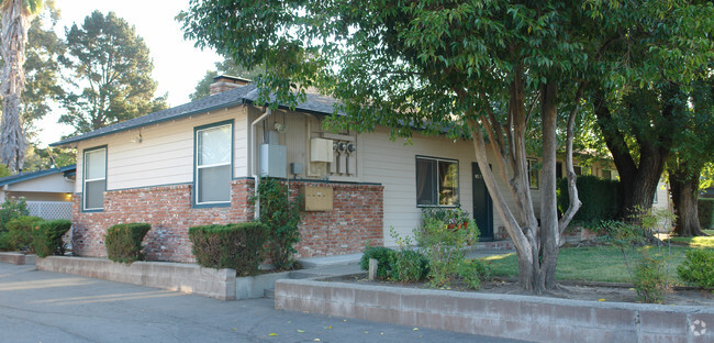 Building Photo - Sierra Garden Apartments