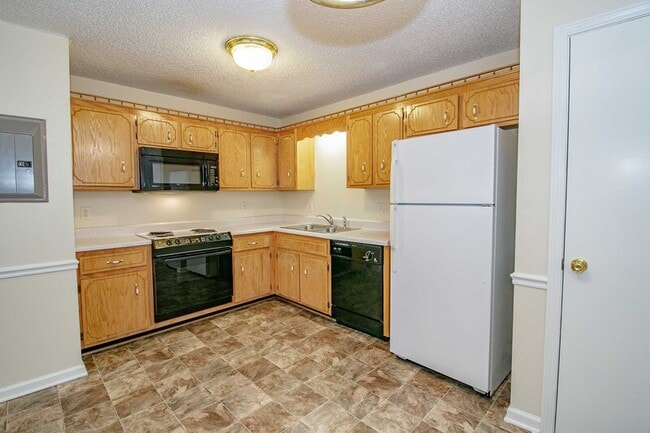 Building Photo - 402 E St