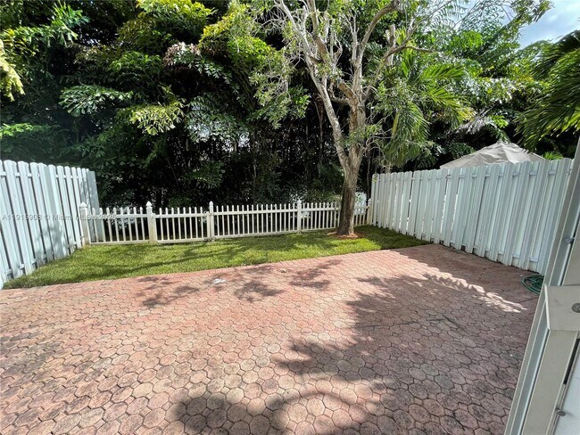 Building Photo - 10159 NW 43rd Terrace