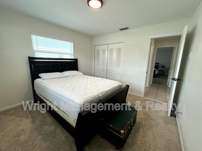 Building Photo - 1403 Stonehaven Way