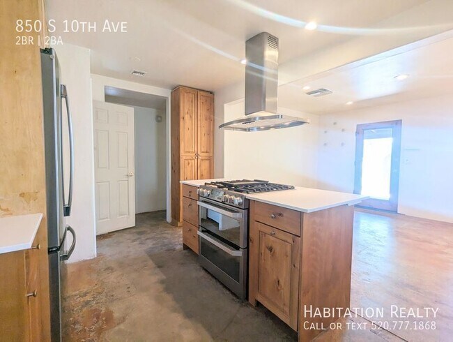 Building Photo - 850 S 10th Ave