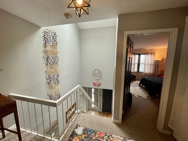 Building Photo - 50 Hubbard Ln