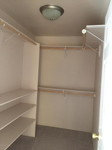 Downstairs walk-in closet - 320 E Victor Cir