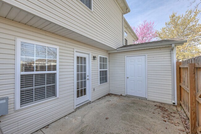 Building Photo - 240 Arapaho Dr