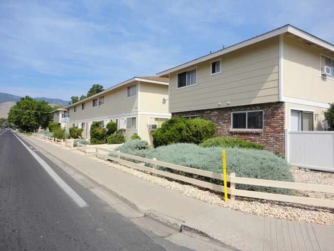 Building Photo - Fifth Street Townhomes