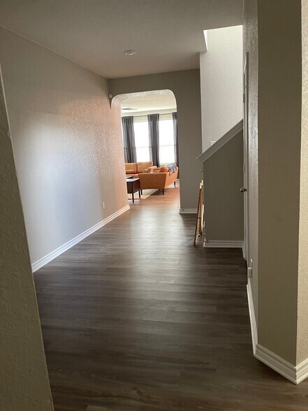 Entryway - 3259 Comanche Xing
