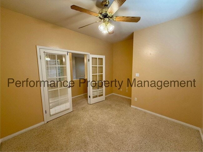 Building Photo - Stunning 4 Bed/2 Bath SW Bakersfield Home ...