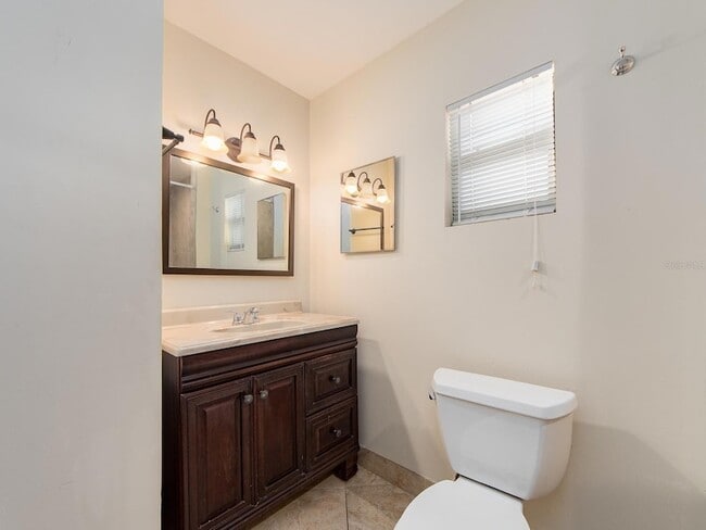 Building Photo - 2242 Indian Ave S