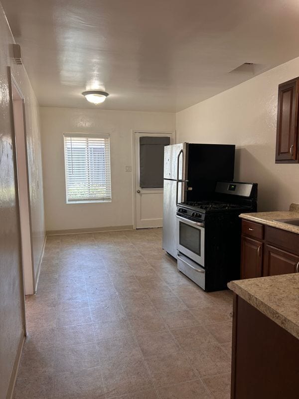 Building Photo - 2836 Jarvis St