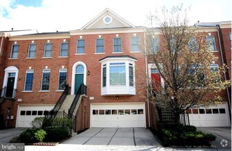 Building Photo - 4553 Fair Valley Dr