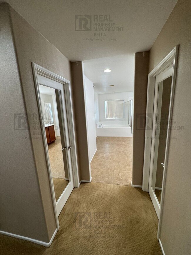 Building Photo - 756 Conlon Dr
