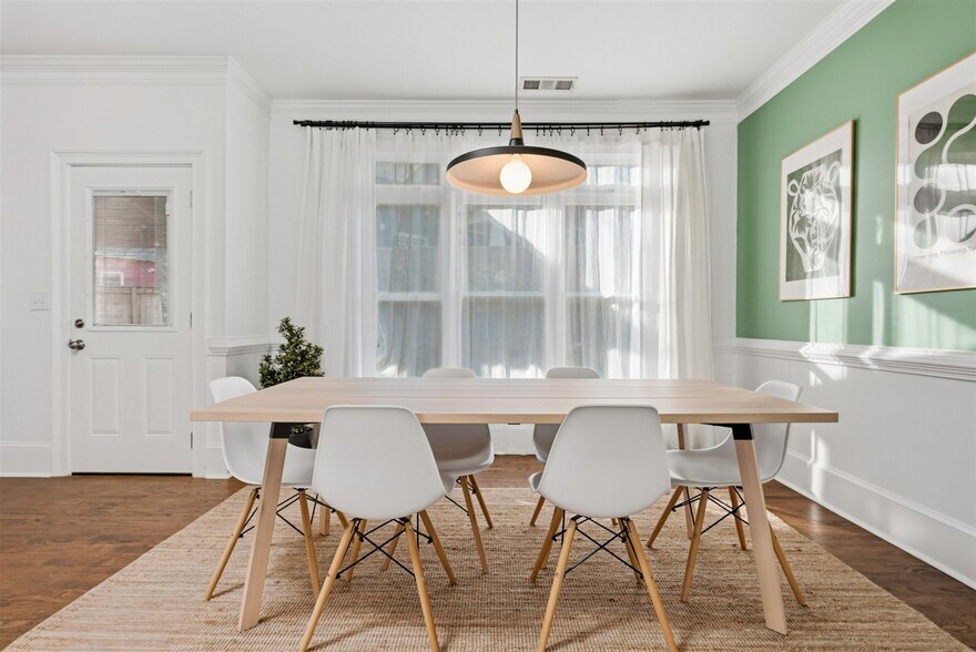 Building Photo - 2555 Hazel Dr SE