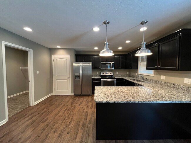 Building Photo - 3BR 2BA home in Greystone subdivision