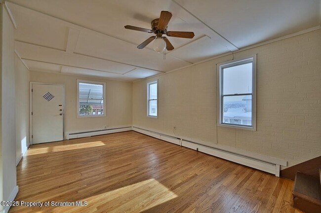 Building Photo - 1307 Wood St