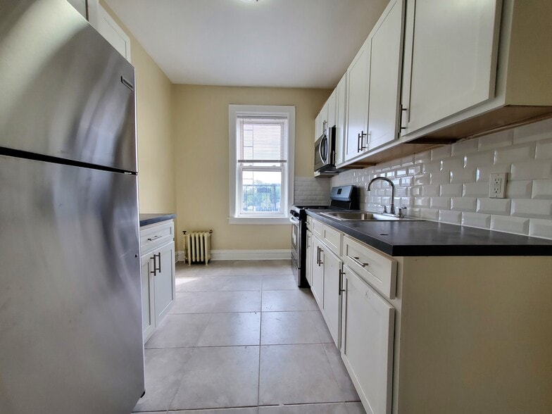 115 Fairview Ave 58 - 111 Fairview Ave
