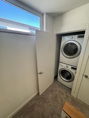 Building Photo - Spooky-Cool One Bedroom Townhome!