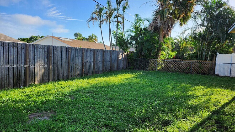 Building Photo - 3 Forest Hills Ln