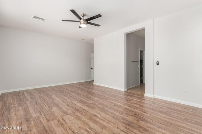 Building Photo - 4274 E Gleneagle Dr