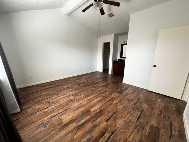 Building Photo - 7019 Haven Creek Dr