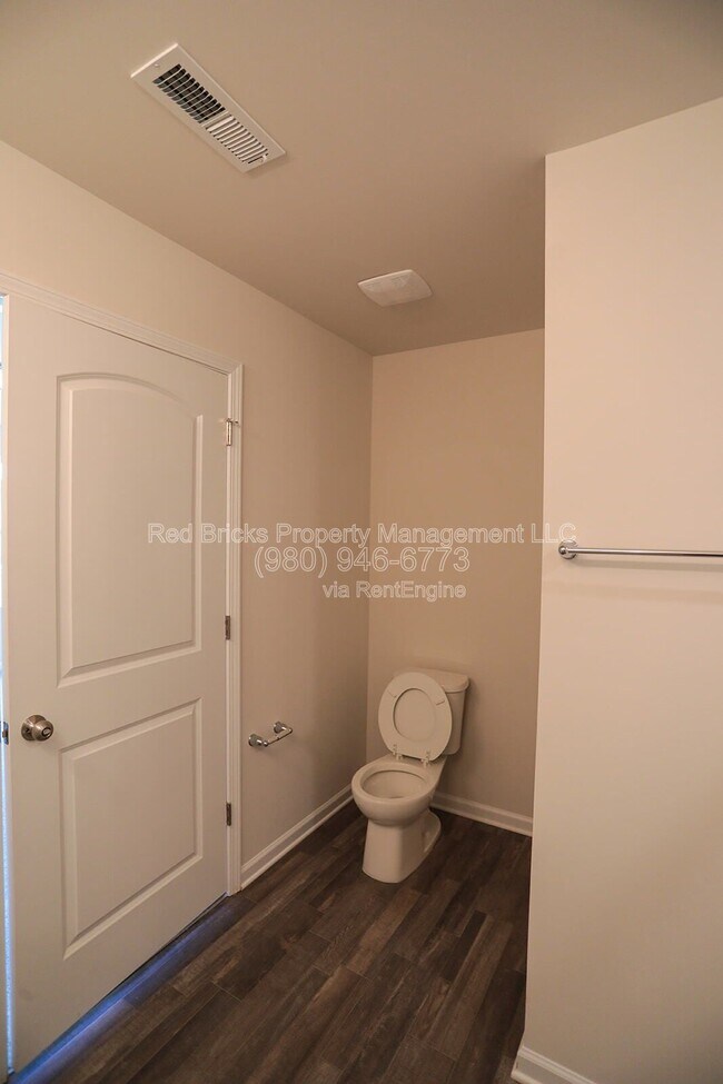 Building Photo - 230 Winston Ln