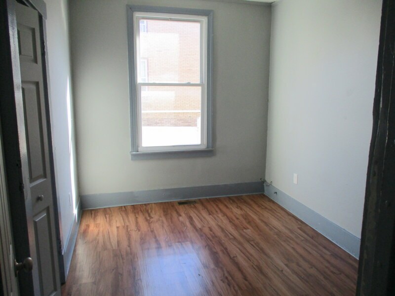 Building Photo - 324 Park Rd