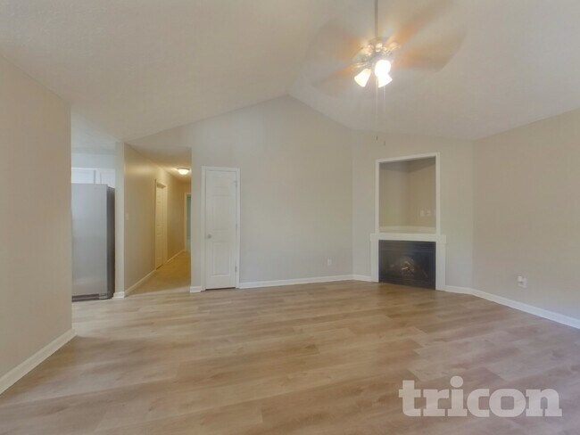 Building Photo - 40 Bramble Bush Trail