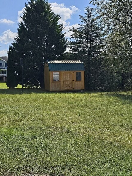 Building Photo - 188 Ross Rd